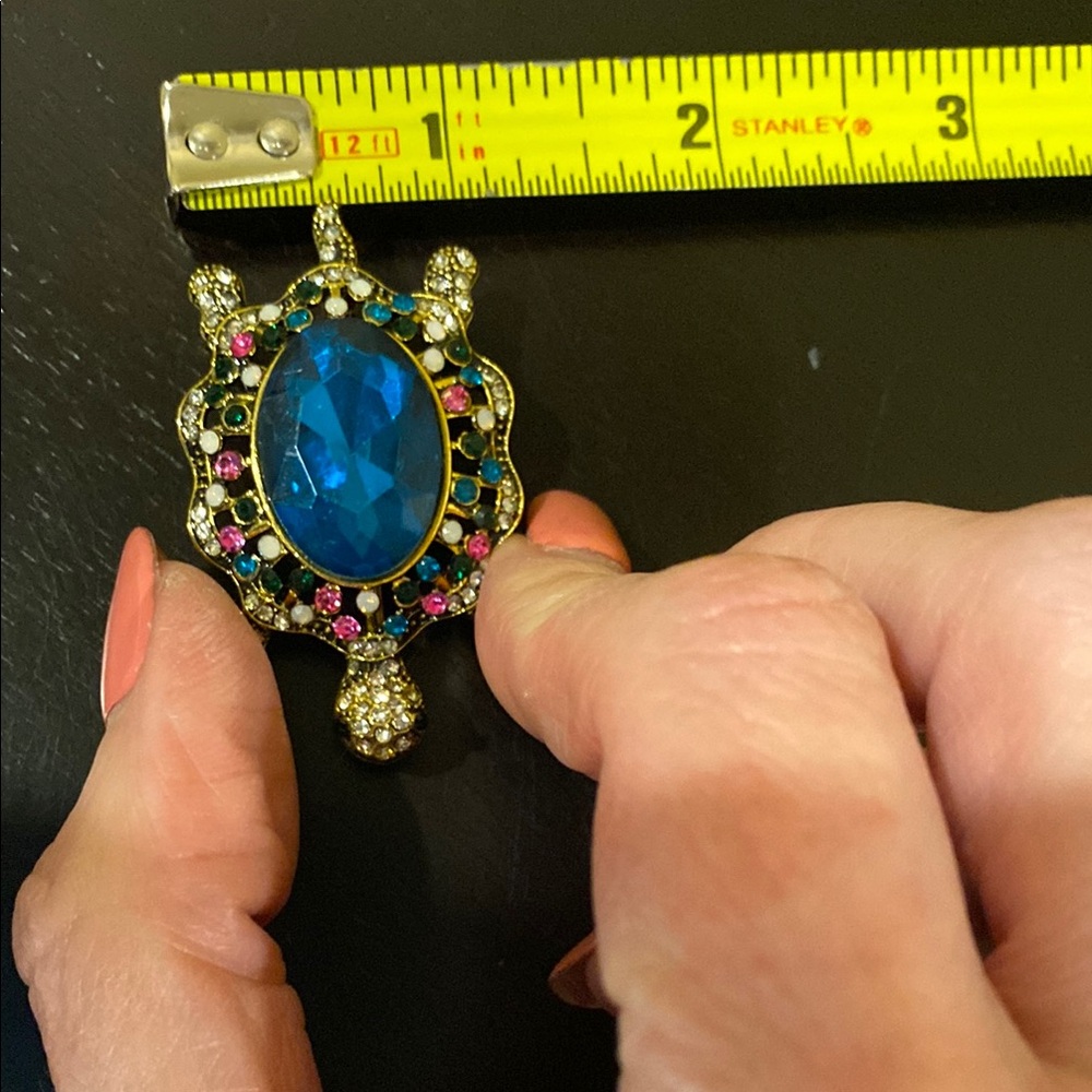 Turtle Rhinestone Brooch Vibrant Multicolor Intricate Design - Picture 6 of 6
